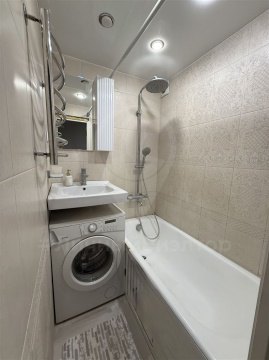 2-к квартира, 5/5 эт., 48м²