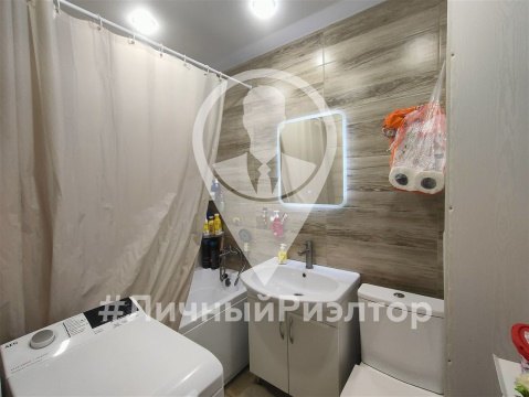 3-к квартира, 5/5 эт., 63м²