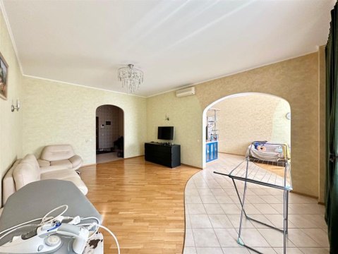 3-к квартира, 4/25 эт., 138м²