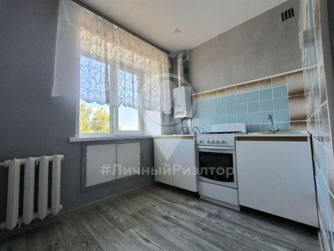 2-к квартира, 5/5 эт., 44м²