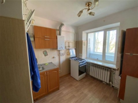 3-к квартира, 5/5 эт., 60м²