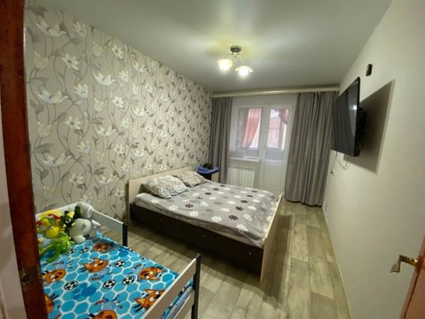 3-к квартира, 10/10 эт., 64м²