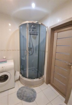 2-к квартира, 8/9 эт., 70м²