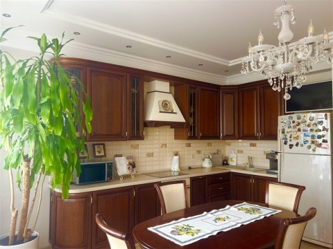 3-к квартира, 6/10 эт., 141м²