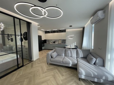 2-к квартира, 20/37 эт., 62м²