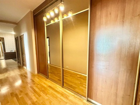 3-к квартира, 4/25 эт., 138м²