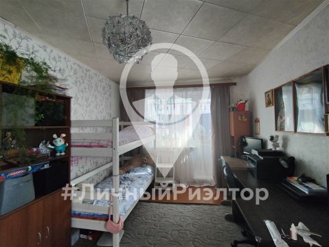 3-к квартира, 5/5 эт., 63м²