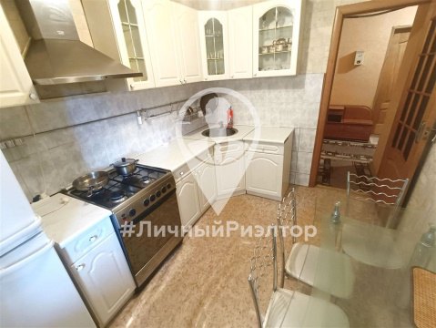 2-к квартира, 3/10 эт., 50м²