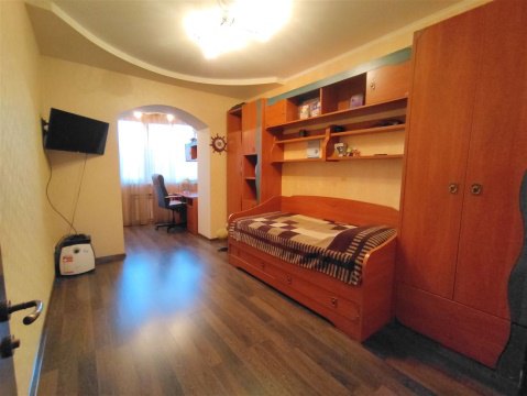 4-к квартира, 4/10 эт., 122м²