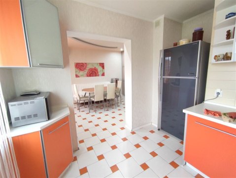 4-к квартира, 4/10 эт., 122м²