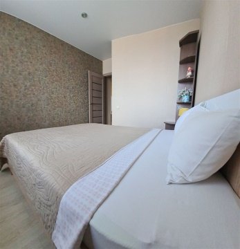 2-к квартира, 8/9 эт., 70м²