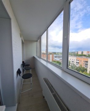 2-к квартира, 8/9 эт., 70м²