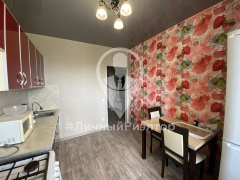 1-к квартира, 10/11 эт., 40м²