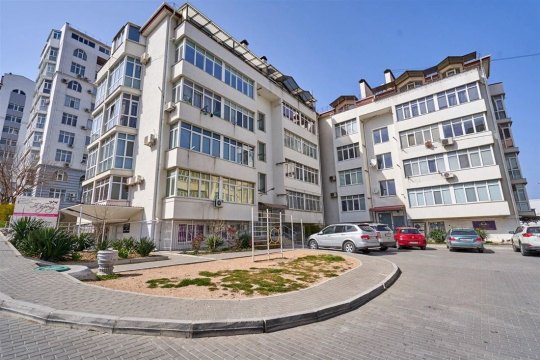 4-к квартира, 4/5 эт., 134м²