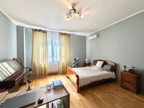 3-к квартира, 4/25 эт., 138м²